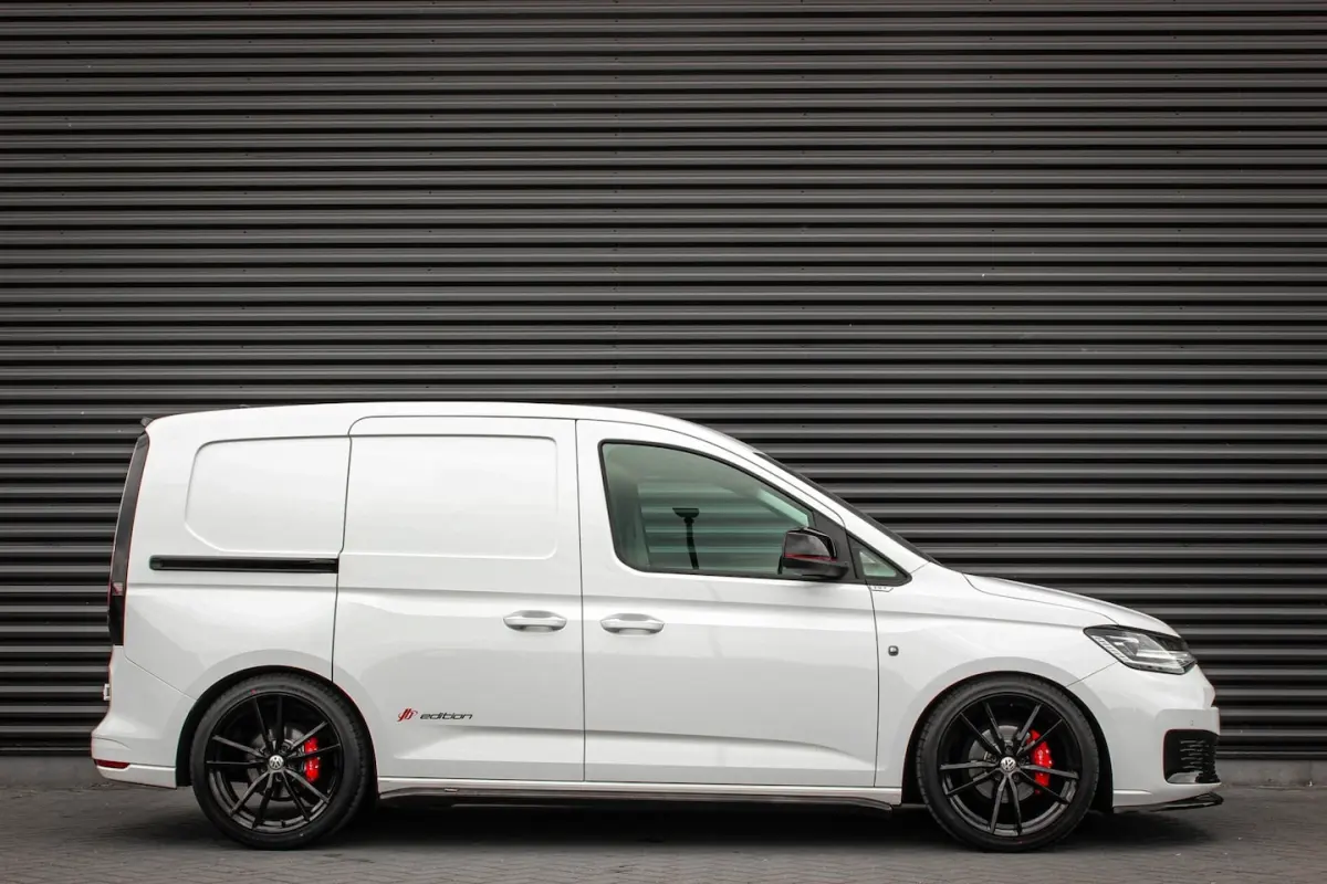 2.0 TDI 199PK JB- EDITION / MAXTRON / SIDE- BARS / VERLAGING / ELEK- PAKKET / PDC / CAMERA