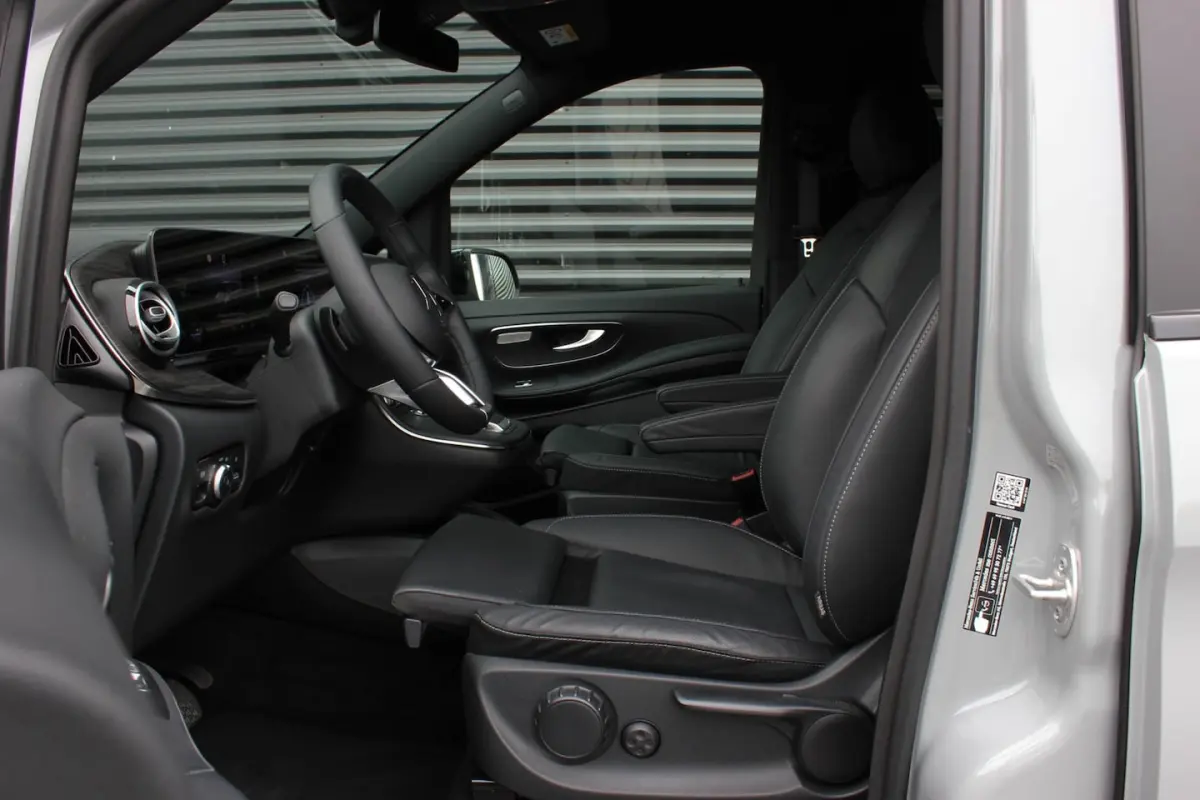 300 AMG L2 90 kWh 2X ELEK.SCHUIFDEUREN / MULTIEBEAM / 360 CAMERA / 7-PERSOONS / BURMESTER