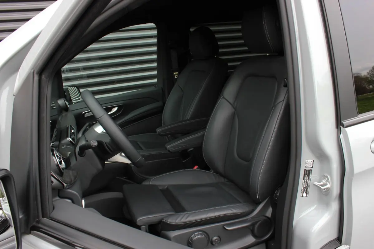 300 AMG L2 90 kWh 2X ELEK.SCHUIFDEUREN / MULTIEBEAM / 360 CAMERA / 7-PERSOONS / BURMESTER