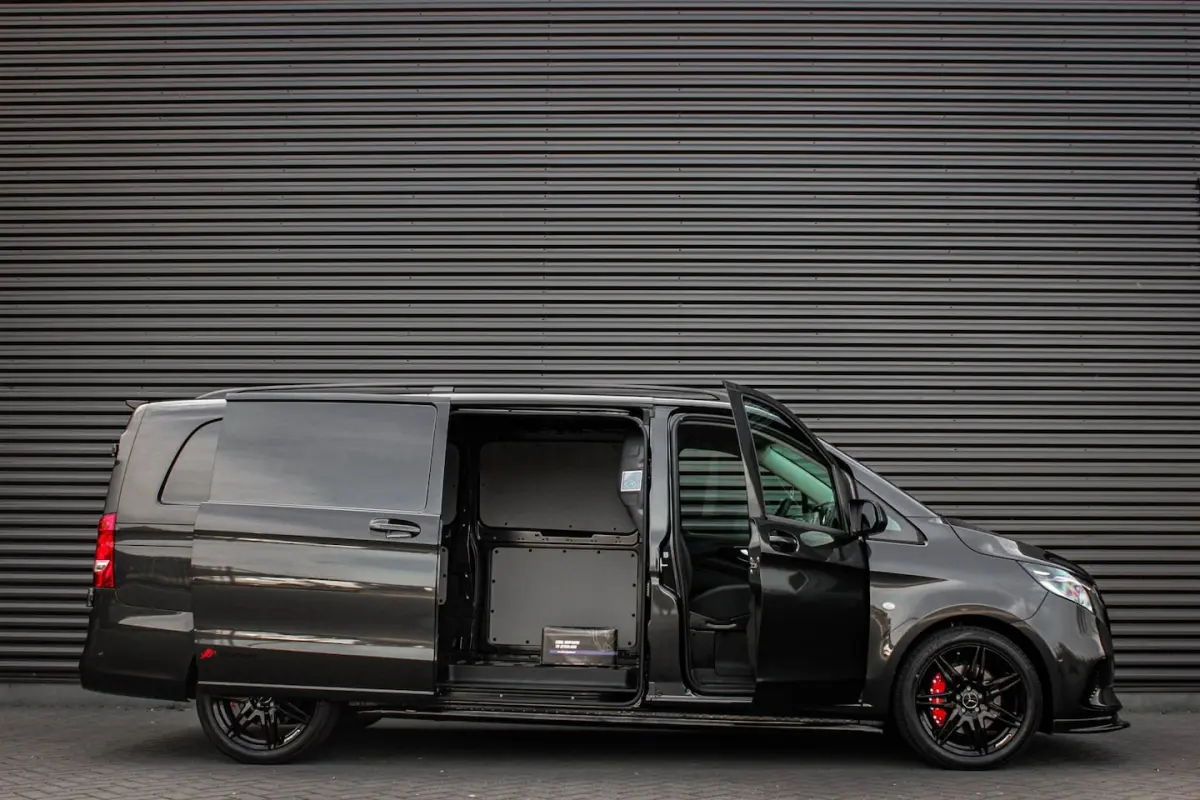 119 CDI L3 4x4 SELECT LANG / BPM VRIJ / FULL BLACK OPS / VERLAAGD / AMG / SIDE- BARS / SPO