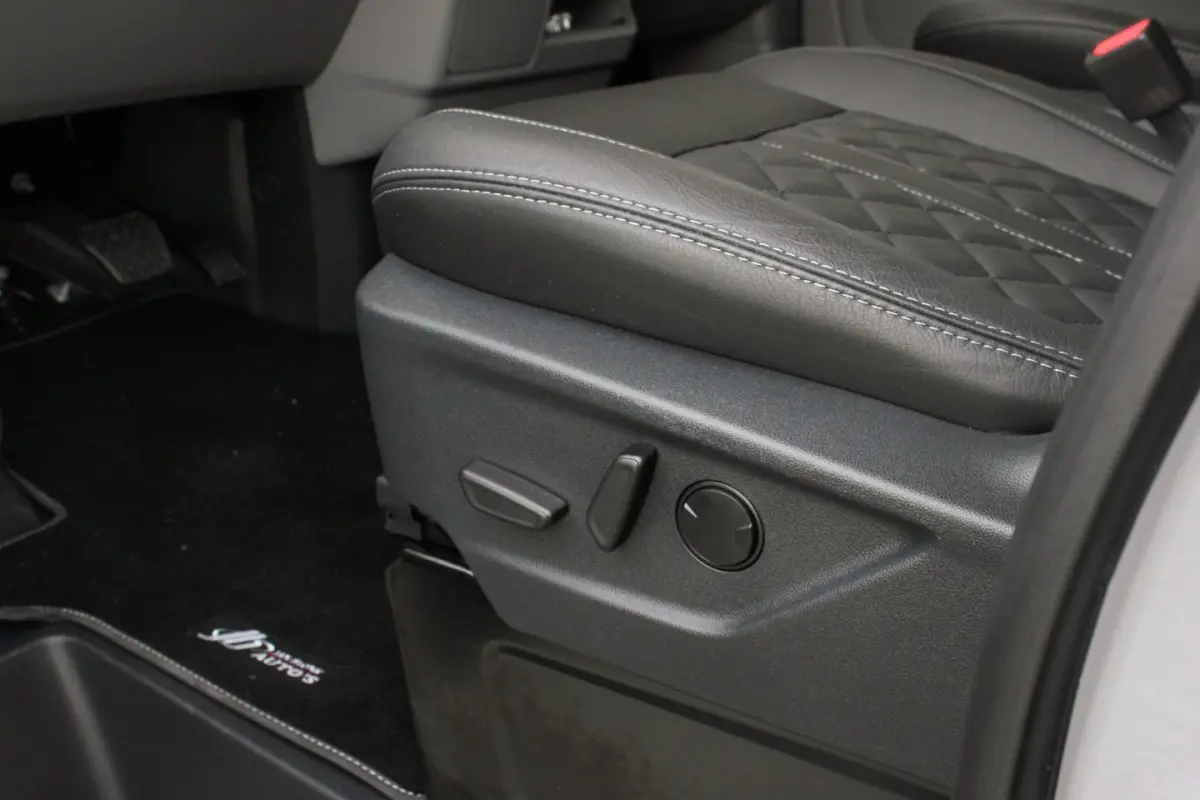 2.0 TDCI L2H1 170PK Limited DC / DUBBEL CABINE / JB- EDITION / DRIVER ASSISTANCE PACK / 5-