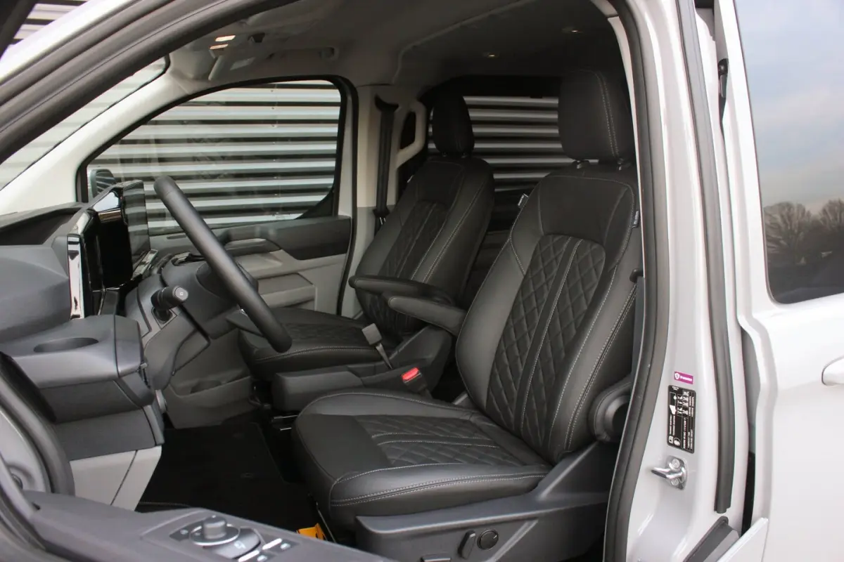 2.0 TDCI L2H1 170PK Limited DC / DUBBEL CABINE / JB- EDITION / DRIVER ASSISTANCE PACK / 5-