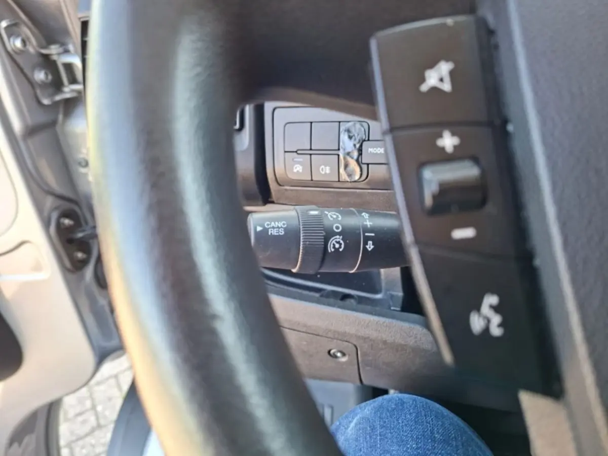 2.2D 140 L4H2 EDITION ZWAAR AIRCO NAVI PDC-CAMERA CRUISECONTROL