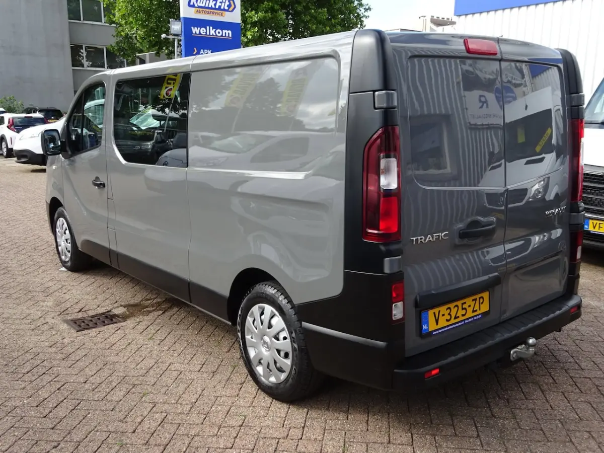 1.6 dCi T29 L2H1 DUBBELE CABINE 6 PERSOONS AIRCO NAVIGATIE