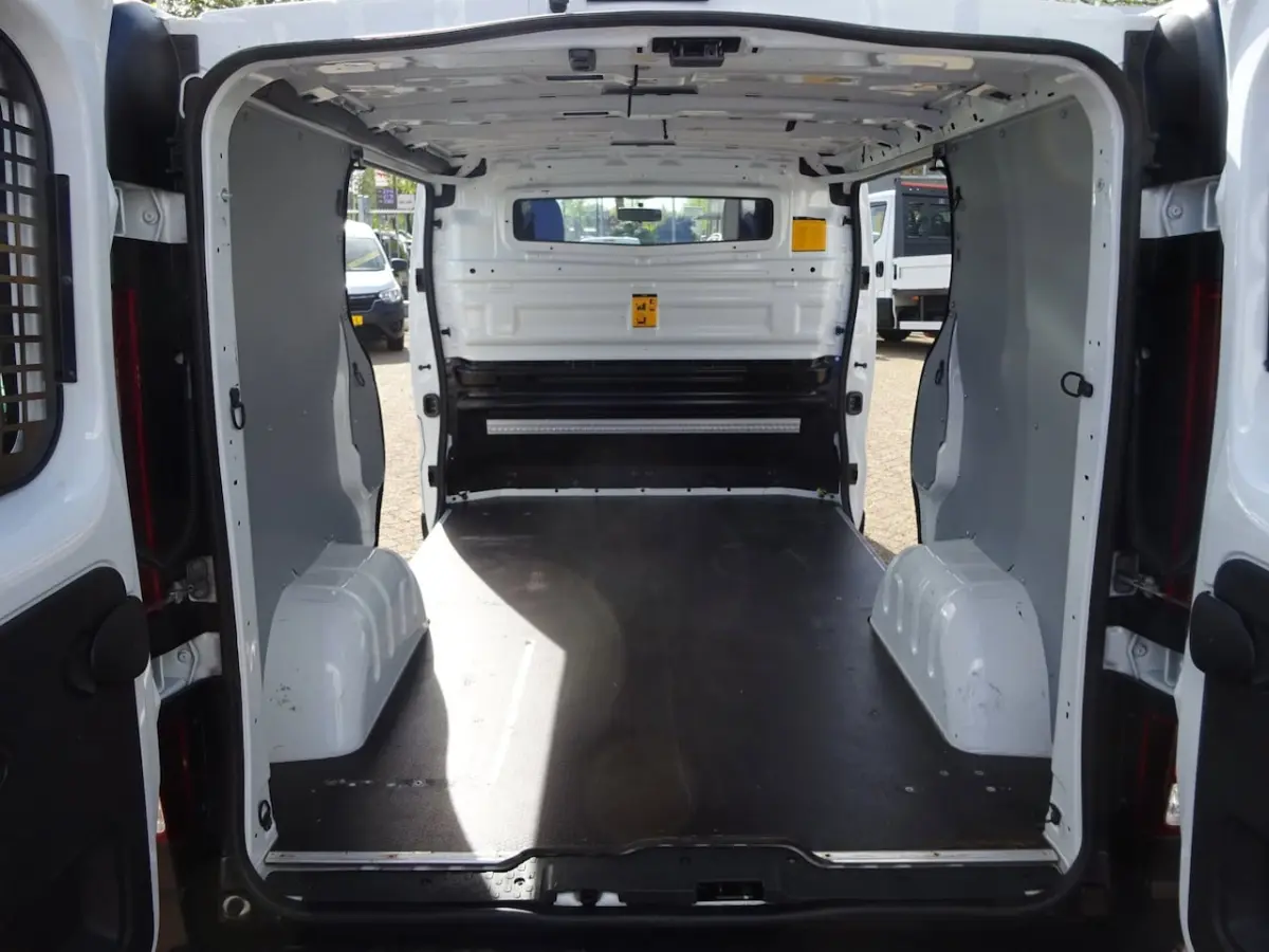2.0 dCi 120 T29 L1H1 2 x SCHUIFDEUR AIRCO NAVIGATIE CRUISE CONTROL