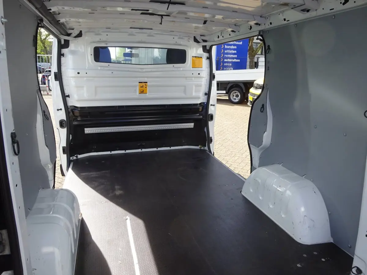 2.0 dCi 120 T29 L1H1 2 x SCHUIFDEUR AIRCO NAVIGATIE CRUISE CONTROL
