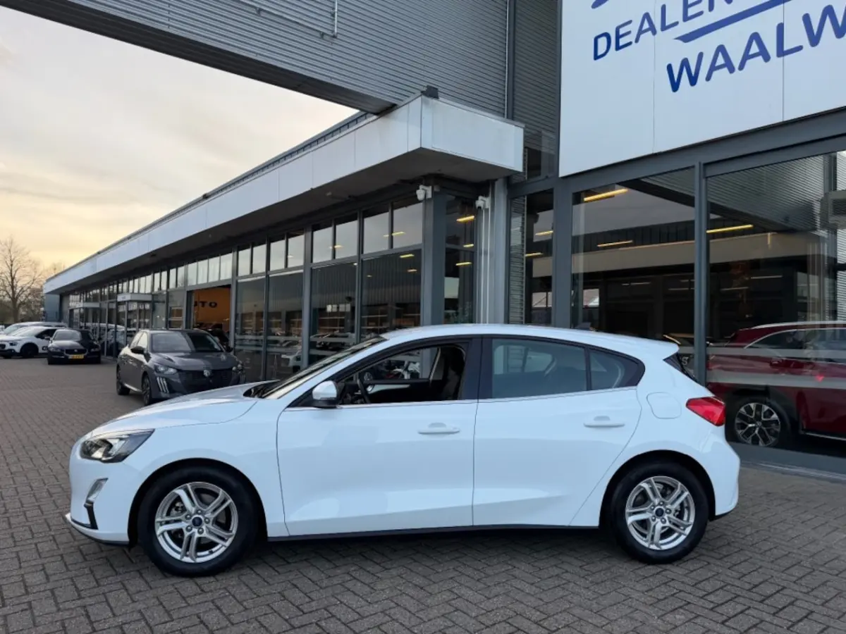 1.0 EB TREND EDITION BUSINESS NAVI AIRCO PDC