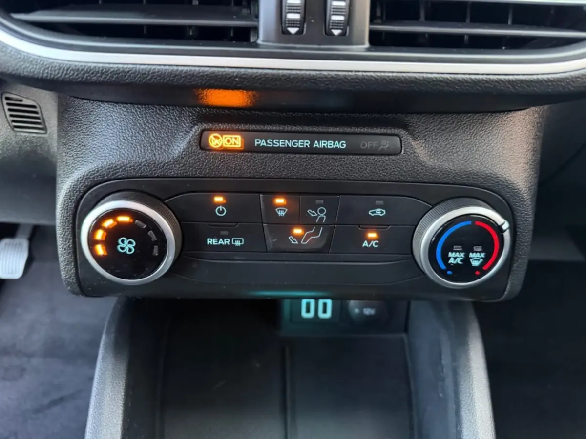 1.0 EB TREND EDITION BUSINESS NAVI AIRCO PDC
