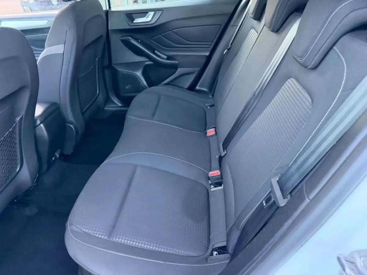 1.0 EB TREND EDITION BUSINESS NAVI AIRCO PDC