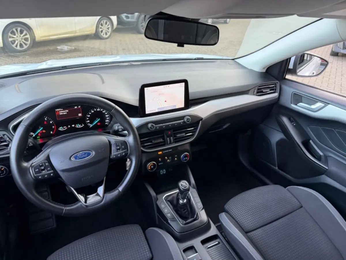 1.0 EB TREND EDITION BUSINESS NAVI AIRCO PDC