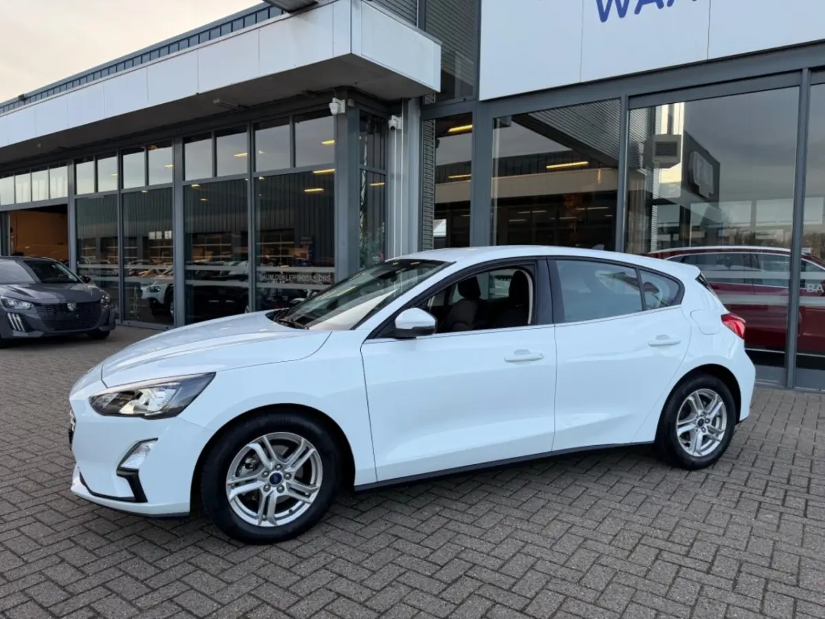 1.0 EB TREND EDITION BUSINESS NAVI AIRCO PDC