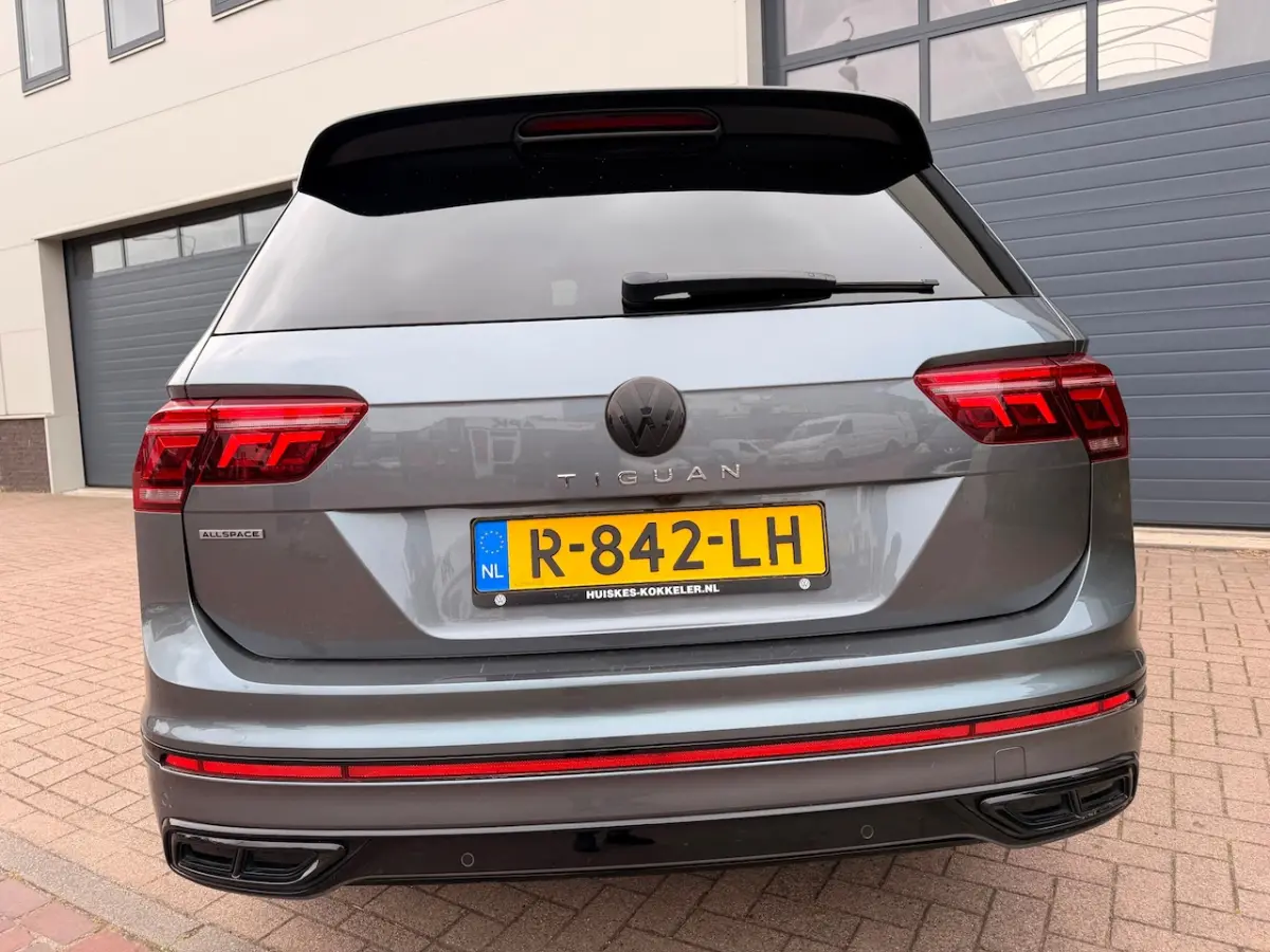 1.5 TSI R-Line Business+ 7p./Pano/IQ Light/Camera/Sfeer verlichting/Navi/Climate-c/Cruise-