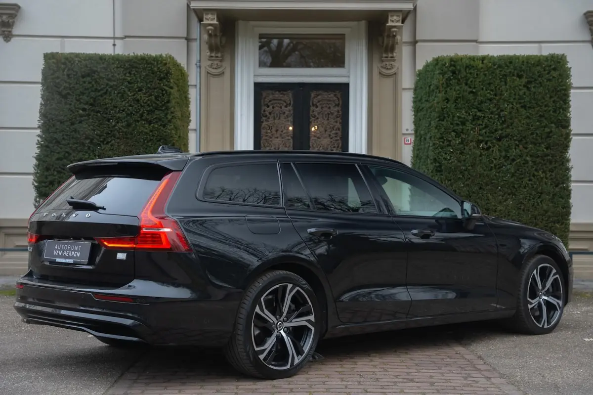 2.0 T8 Plug-in hybrid AWD Plus Dark TREKHAAK | ADAPTIVE | H&K | MEMORY | CAMERA