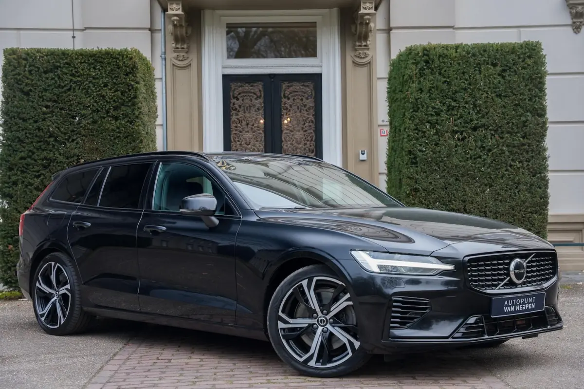 2.0 T8 Plug-in hybrid AWD Plus Dark TREKHAAK | ADAPTIVE | H&K | MEMORY | CAMERA