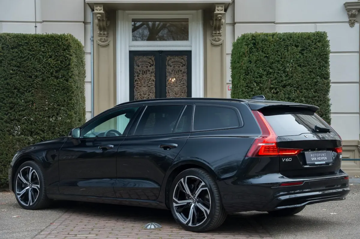 2.0 T8 Plug-in hybrid AWD Plus Dark TREKHAAK | ADAPTIVE | H&K | MEMORY | CAMERA