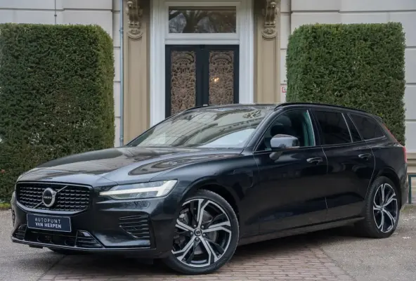 2.0 T8 Plug-in hybrid AWD Plus Dark TREKHAAK | ADAPTIVE | H&K | MEMORY | CAMERA