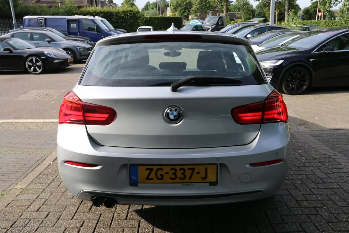 120i Sport Line Edition DEALER OND. 1E EIG. NL-AUTO