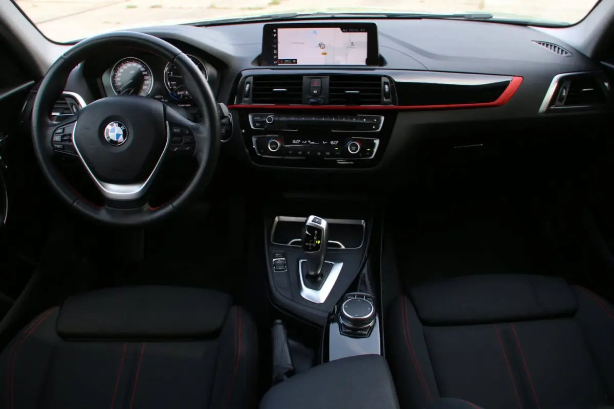 120i Sport Line Edition DEALER OND. 1E EIG. NL-AUTO