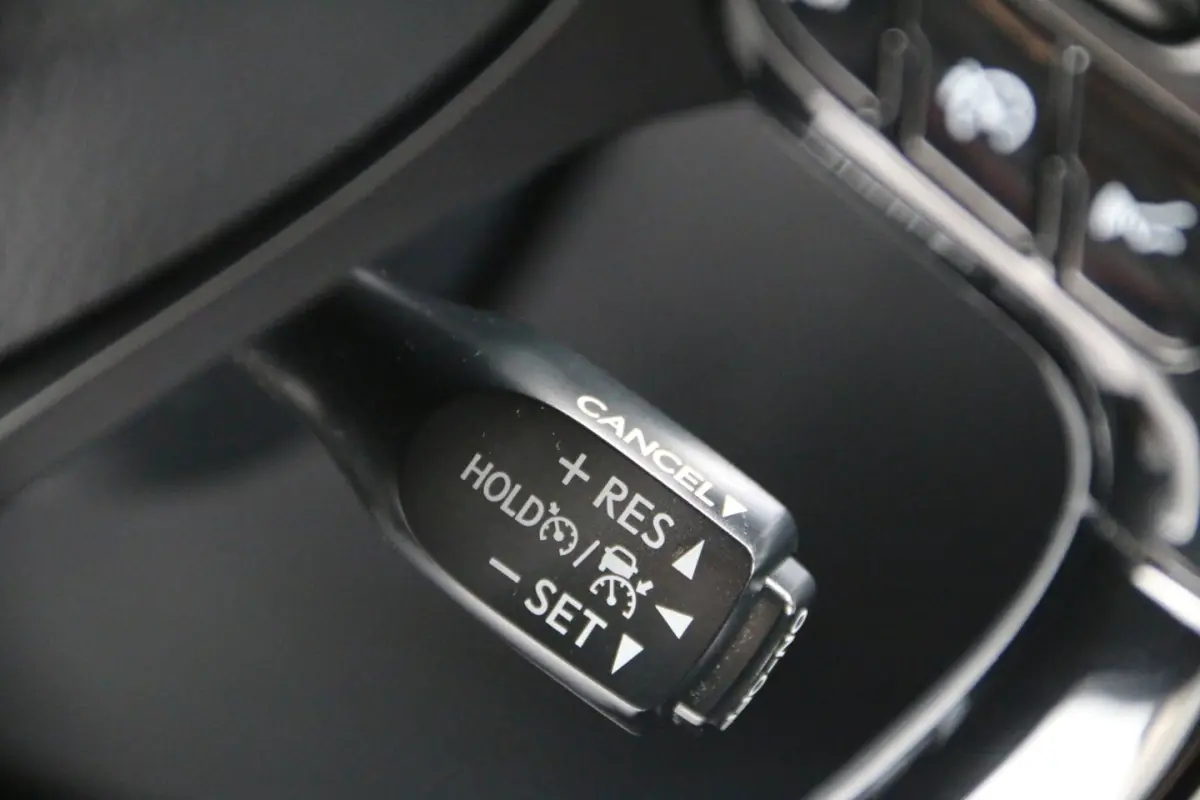 1.8 Hybrid Executive NL-AUTO NAP CAMERA