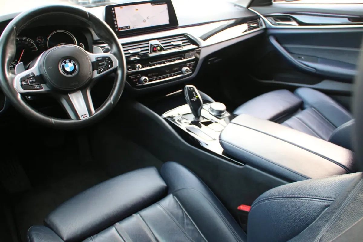 520i High Executive DEALER OND. NL-AUTO NAP