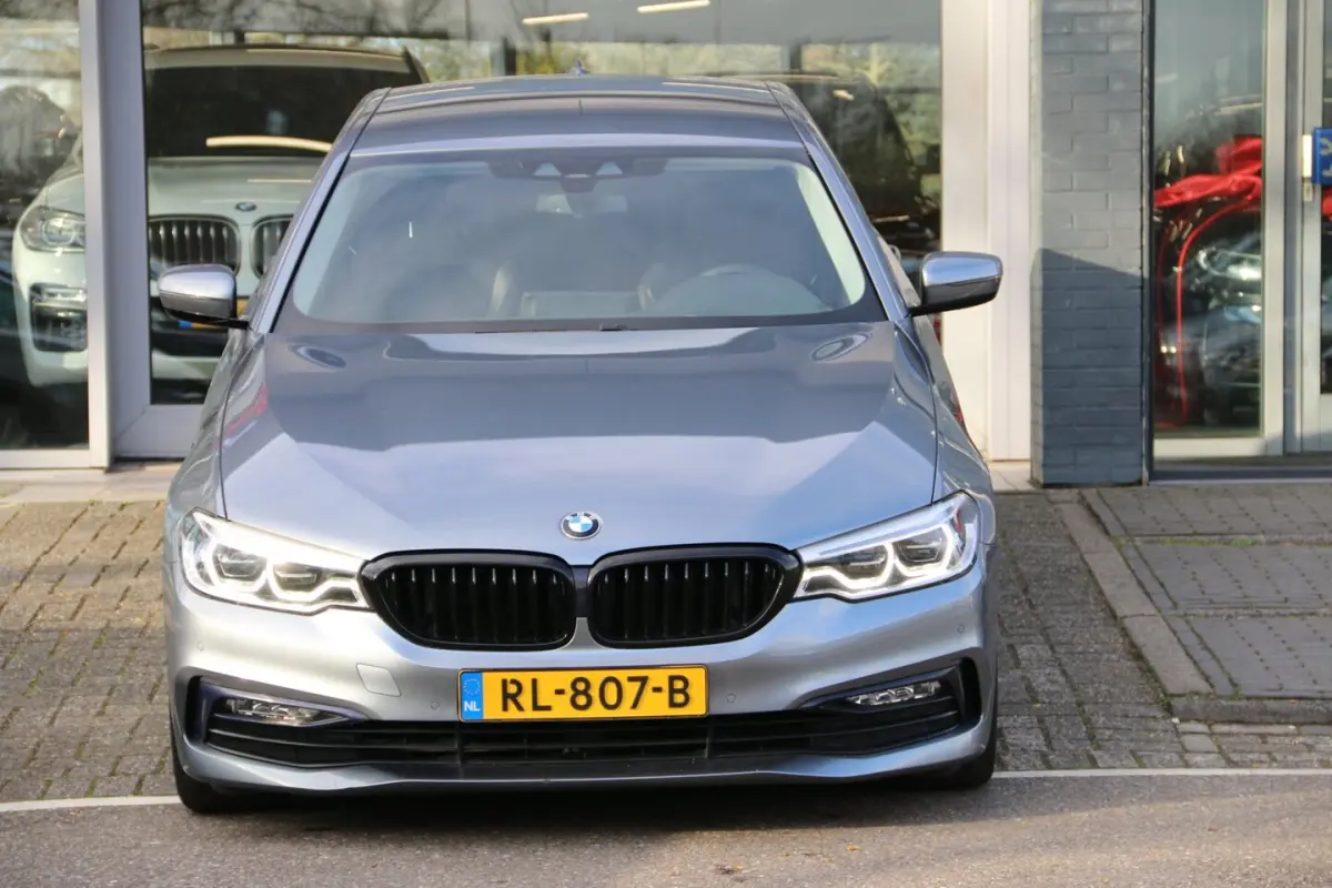 520i High Executive DEALER OND. NL-AUTO NAP