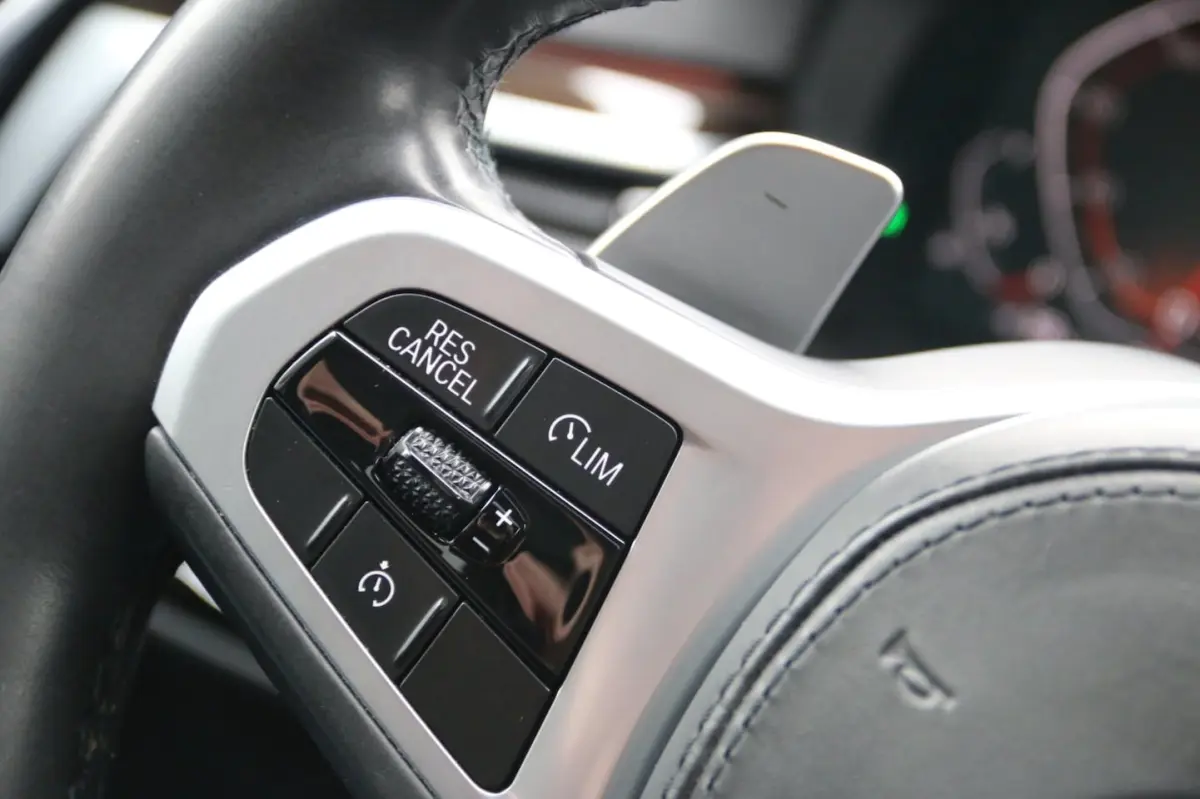 520i High Executive Edition M-PAKKET PANO-DAK NL-AUTO