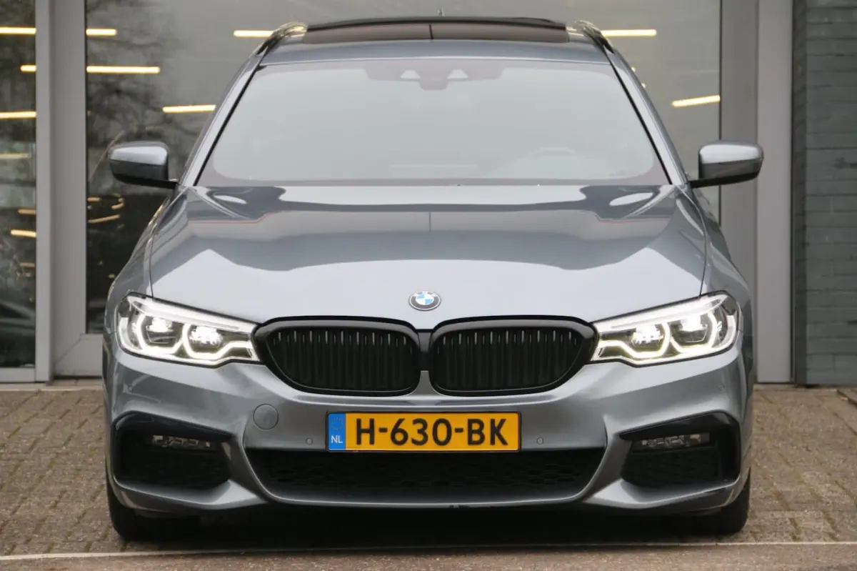 520i High Executive Edition M-PAKKET PANO-DAK NL-AUTO