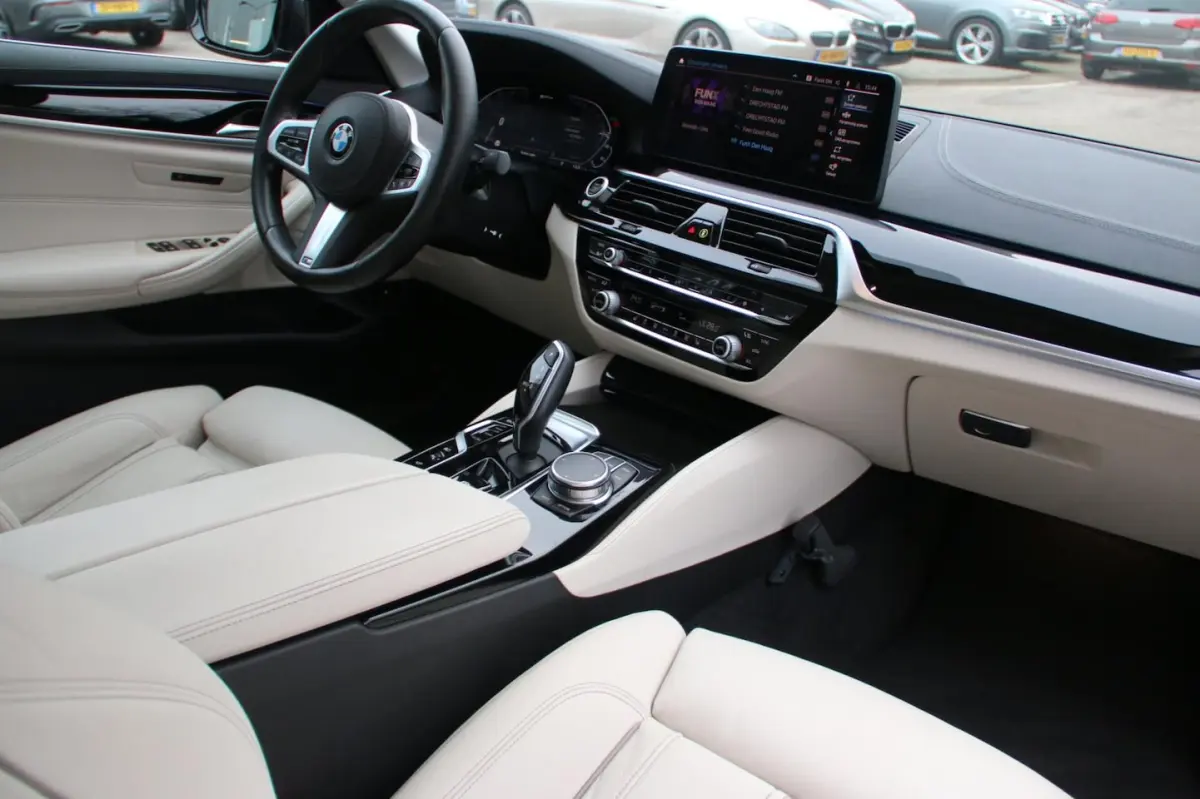 530e High Executive BTW-AUTO DEALER OND. NL-AUTO NAP