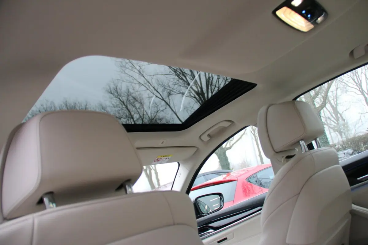 530e High Executive BTW-AUTO DEALER OND. NL-AUTO NAP