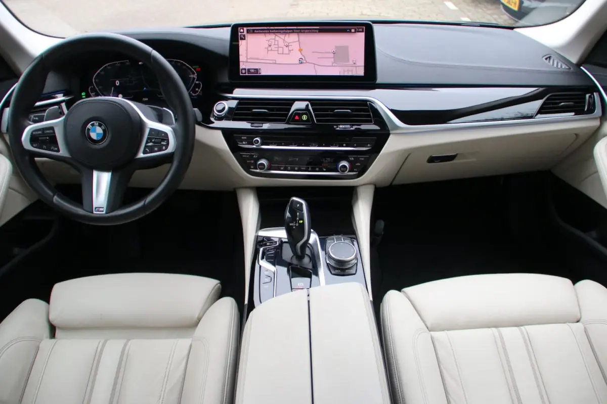 530e High Executive BTW-AUTO DEALER OND. NL-AUTO NAP