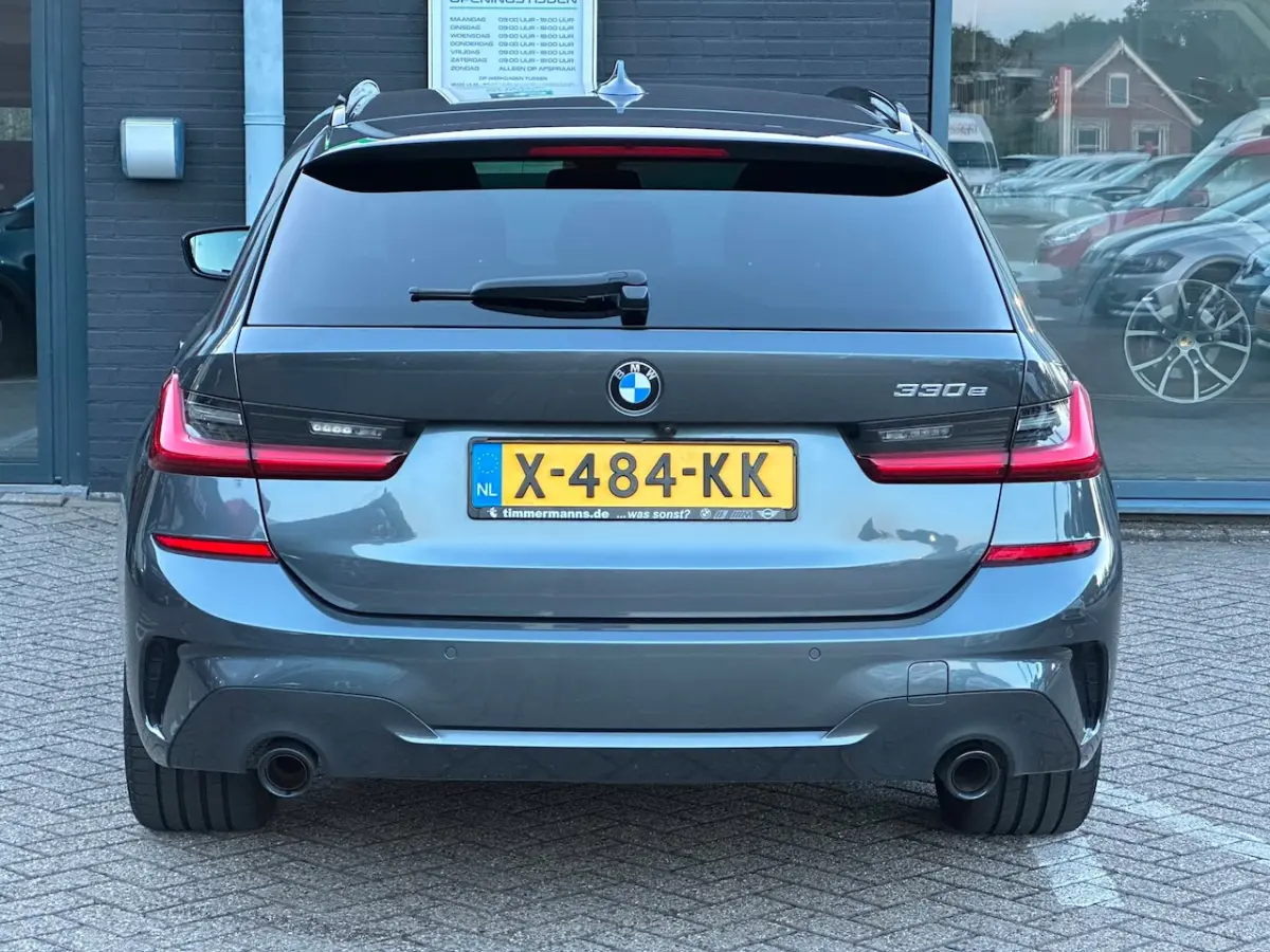 330e High Executive/LED/NAVI/CARPLAY/CAMERA/NETTE STAAT