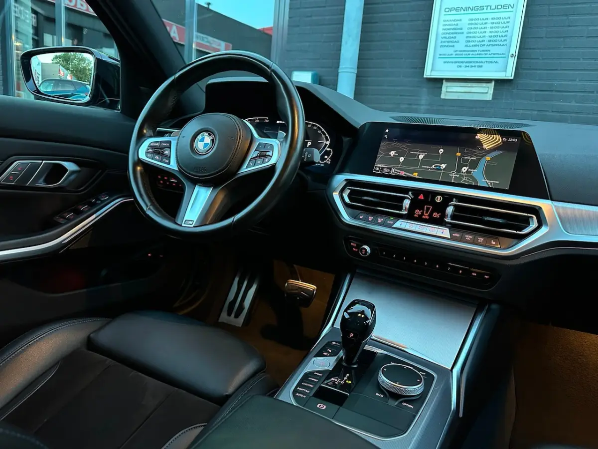 330e High Executive/LED/NAVI/CARPLAY/CAMERA/NETTE STAAT