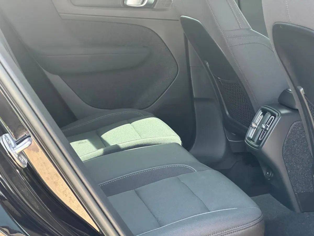 1.5 T2 Momentum/1STE EIG/CAMERA/NAVI/CARPLAY/NL-AUTO NAP