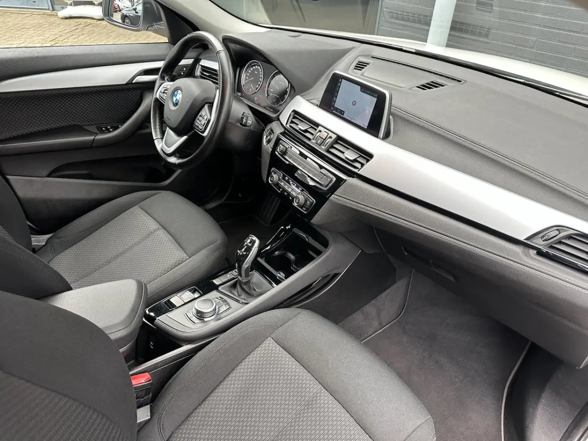 SDrive18i High Executive/XENON/NAVI/AUTOMAAT/NETTE STAAT