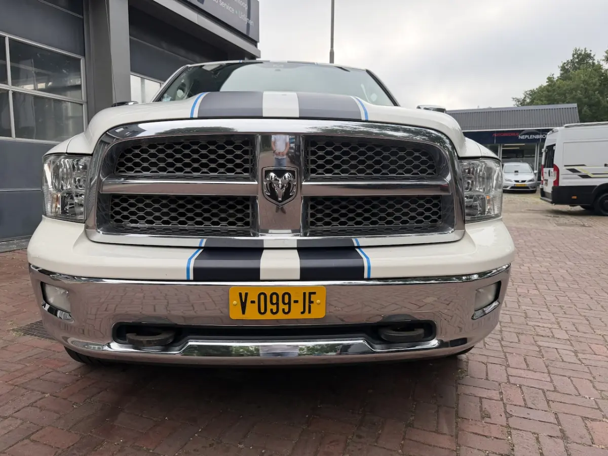 5.7 V8 4x4 Quad Cab 6'4 120 Liter gas 2009 youngtimer Km 332.104 Nap Uniek