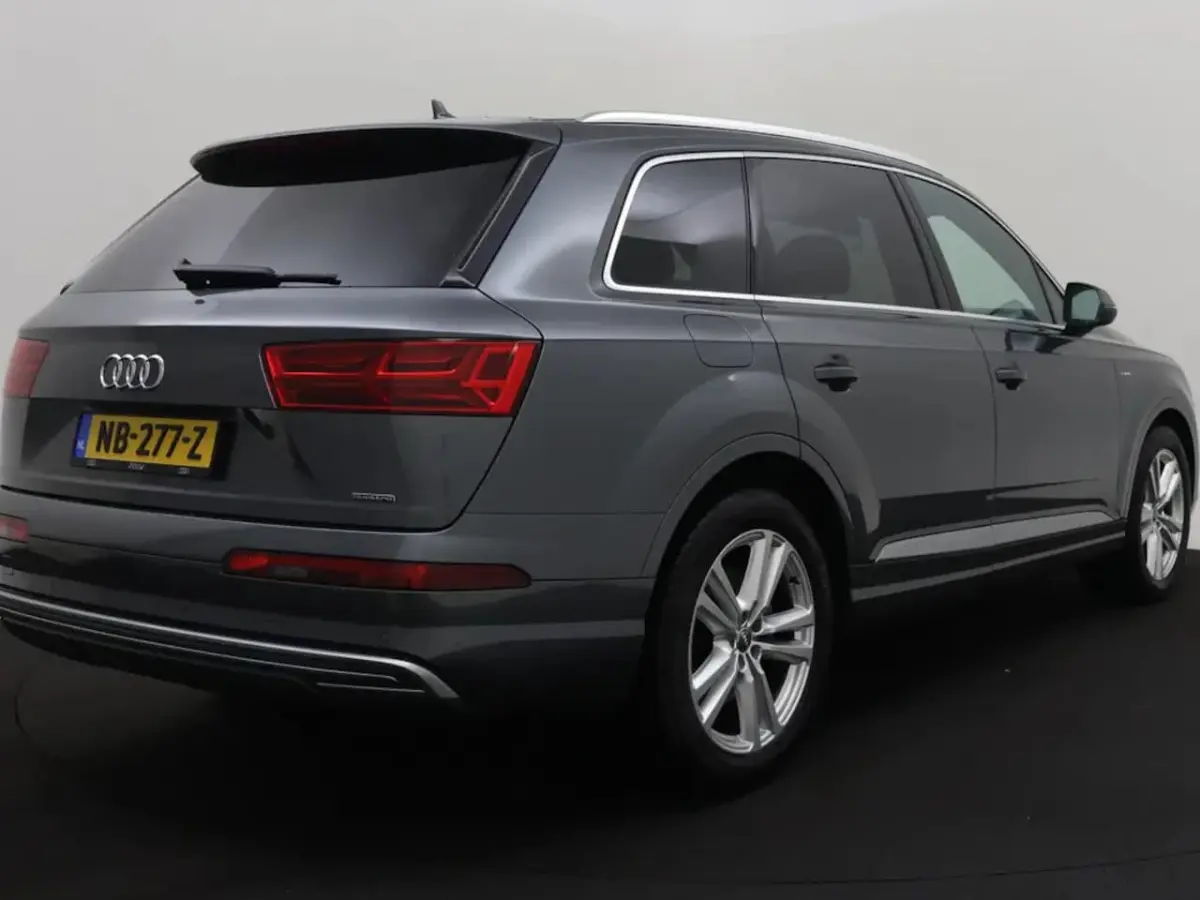 3.0 TDI e-tron quattro Sport S-Line | LED Matrix | Leder | Pano | Navi | 20 Inch | Winterp