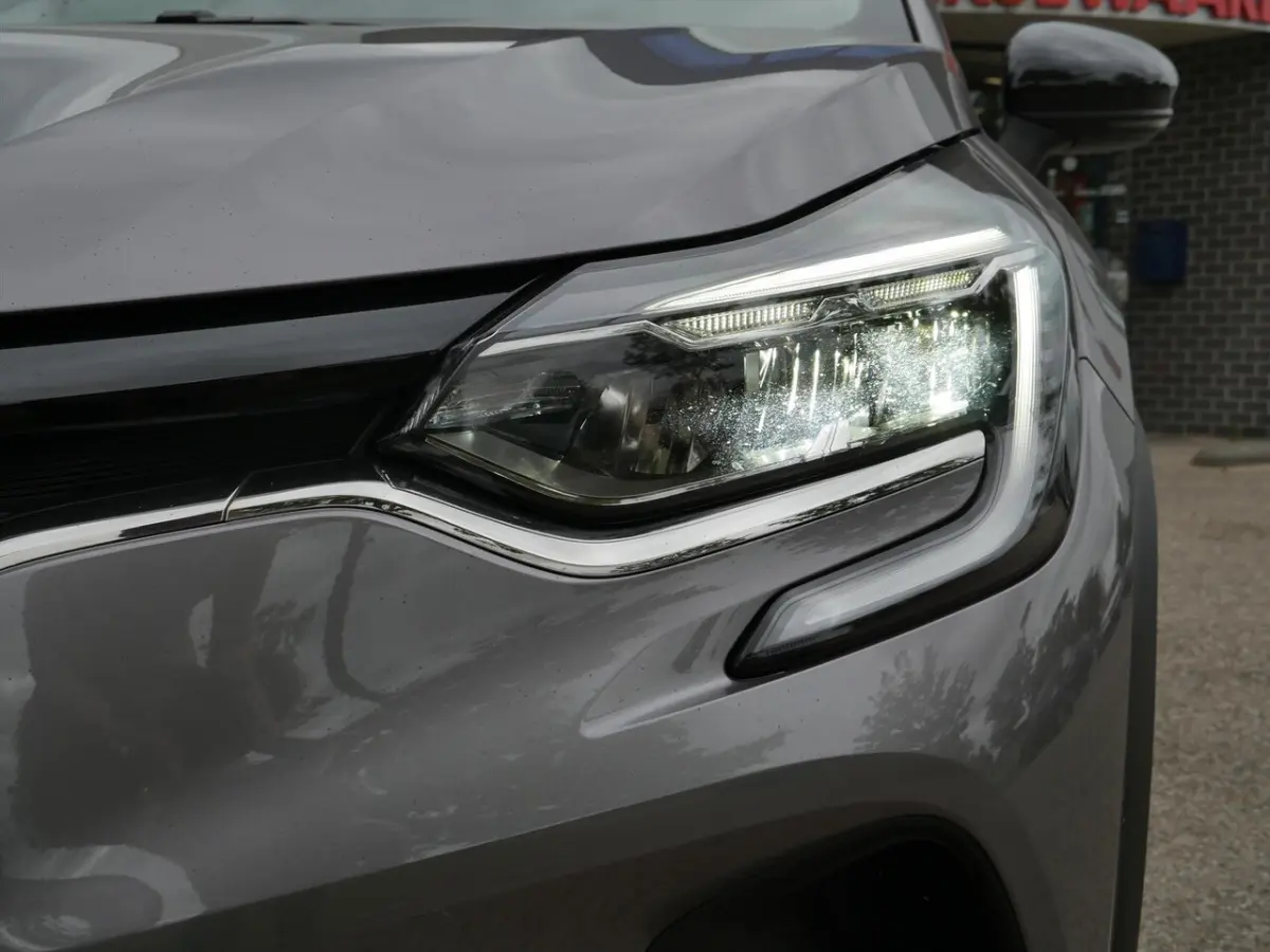 E-Tech Hybrid 145pk Aut Evolution | LED | Climate Control | LM 17" velgen |