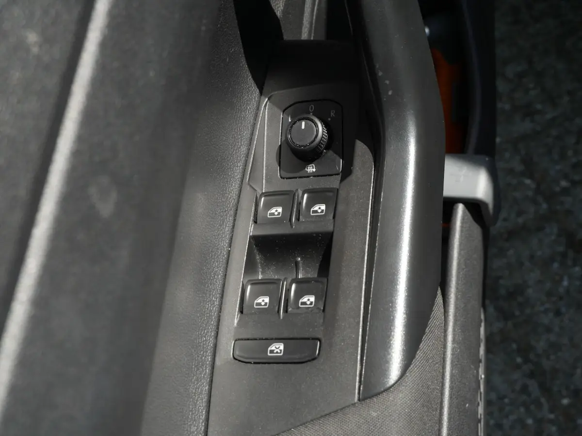 1.0 TSI 95pk 7-DSG Comfortline | Dab+ | Climate | Stoelverw. | Navi + CarPlay | 2x PDC |