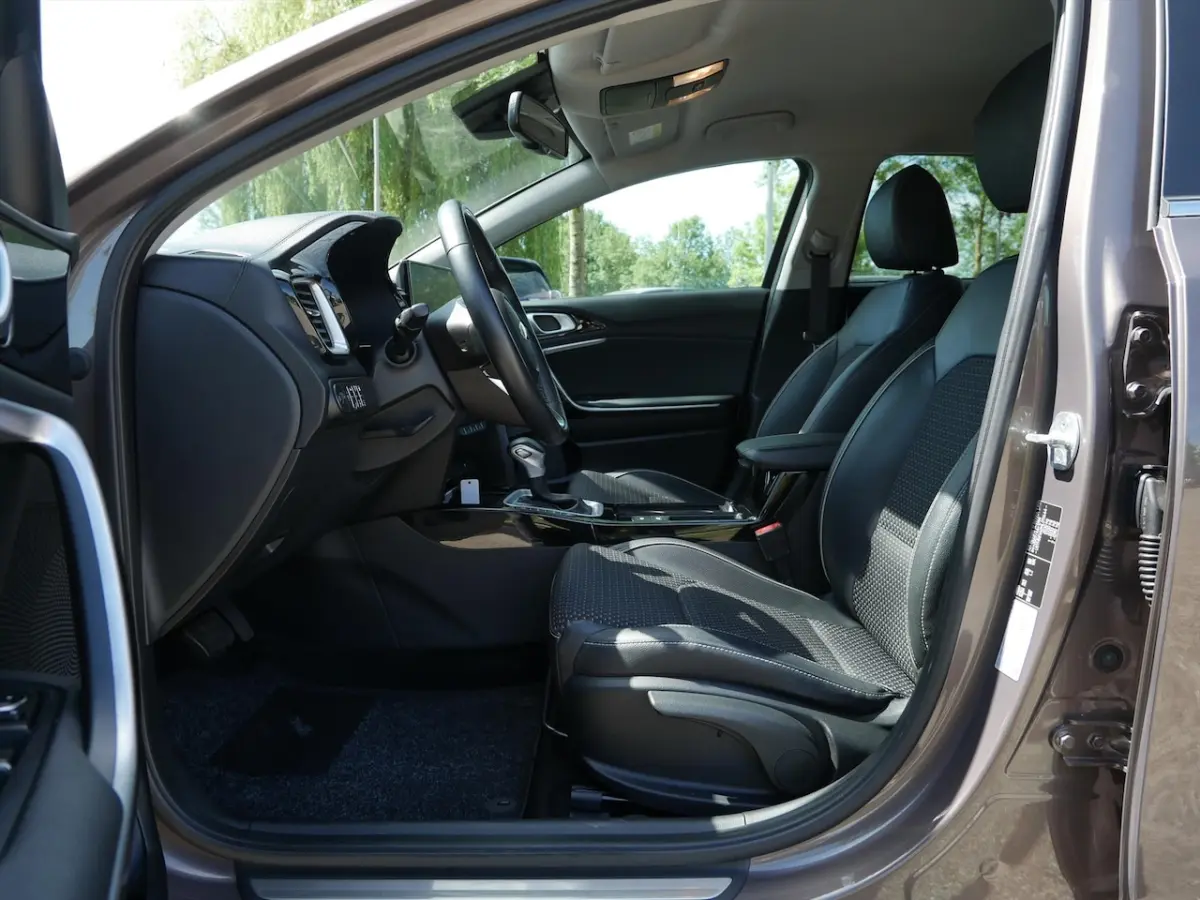 Ceed Sw 1.6 GDI PHEV 141pk DCT6 DynamicPlusLine | CarPlay | Stoelverw. |