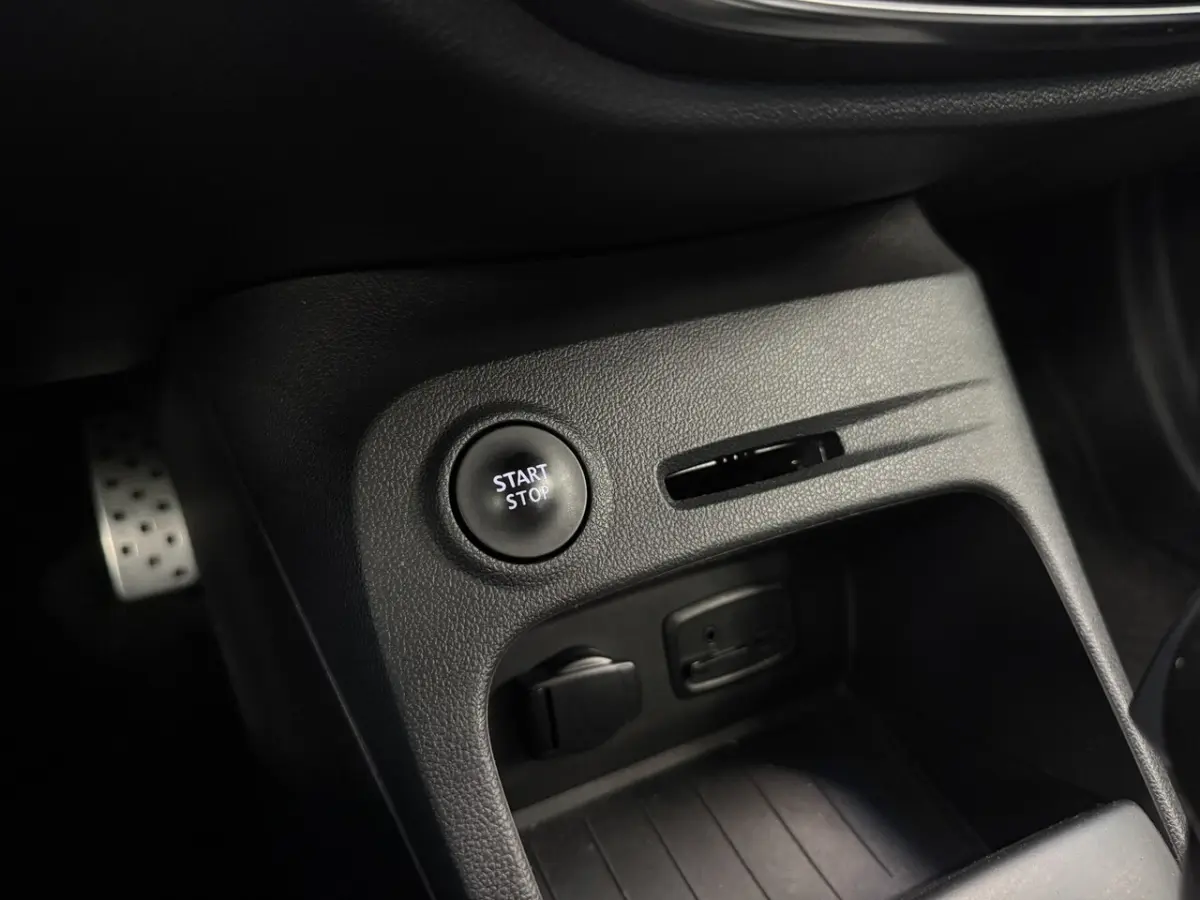 1.3 TCe Intens PDC Navi Isofix Keyless Entry/Go