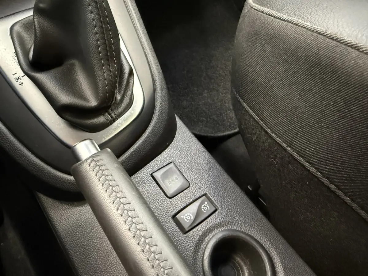 1.3 TCe Intens PDC Navi Isofix Keyless Entry/Go