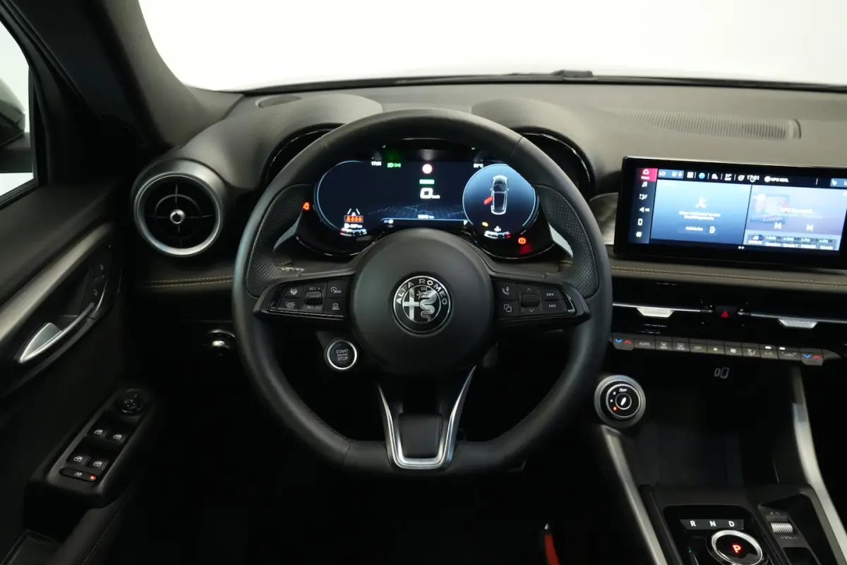 1.5T Hybrid Veloce Schakelpaddles Draadloze Lader Stoelventilatie 24 Maanden garantie* (Vr