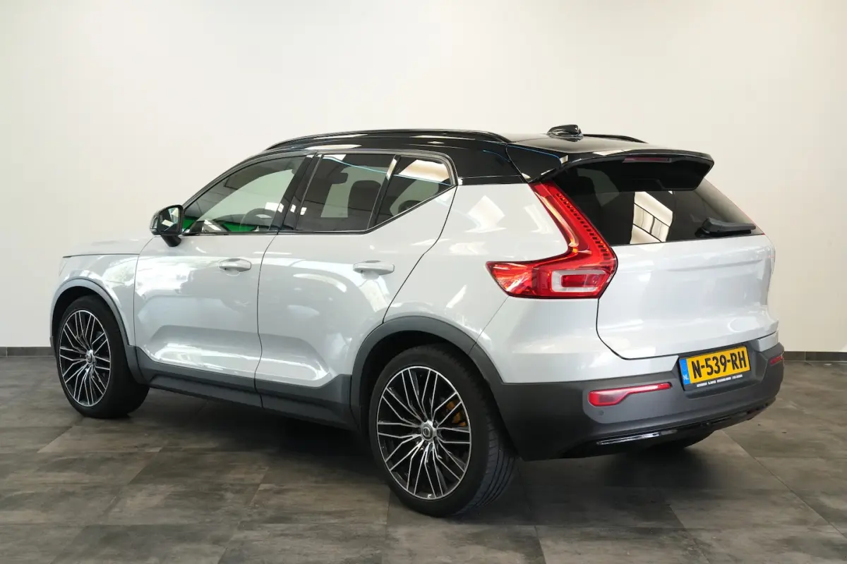 2.0 D3 R-Design Cruise/Climate 20''LM Harman&Kardon 24 Maanden garantie* (Vraag naar de vo