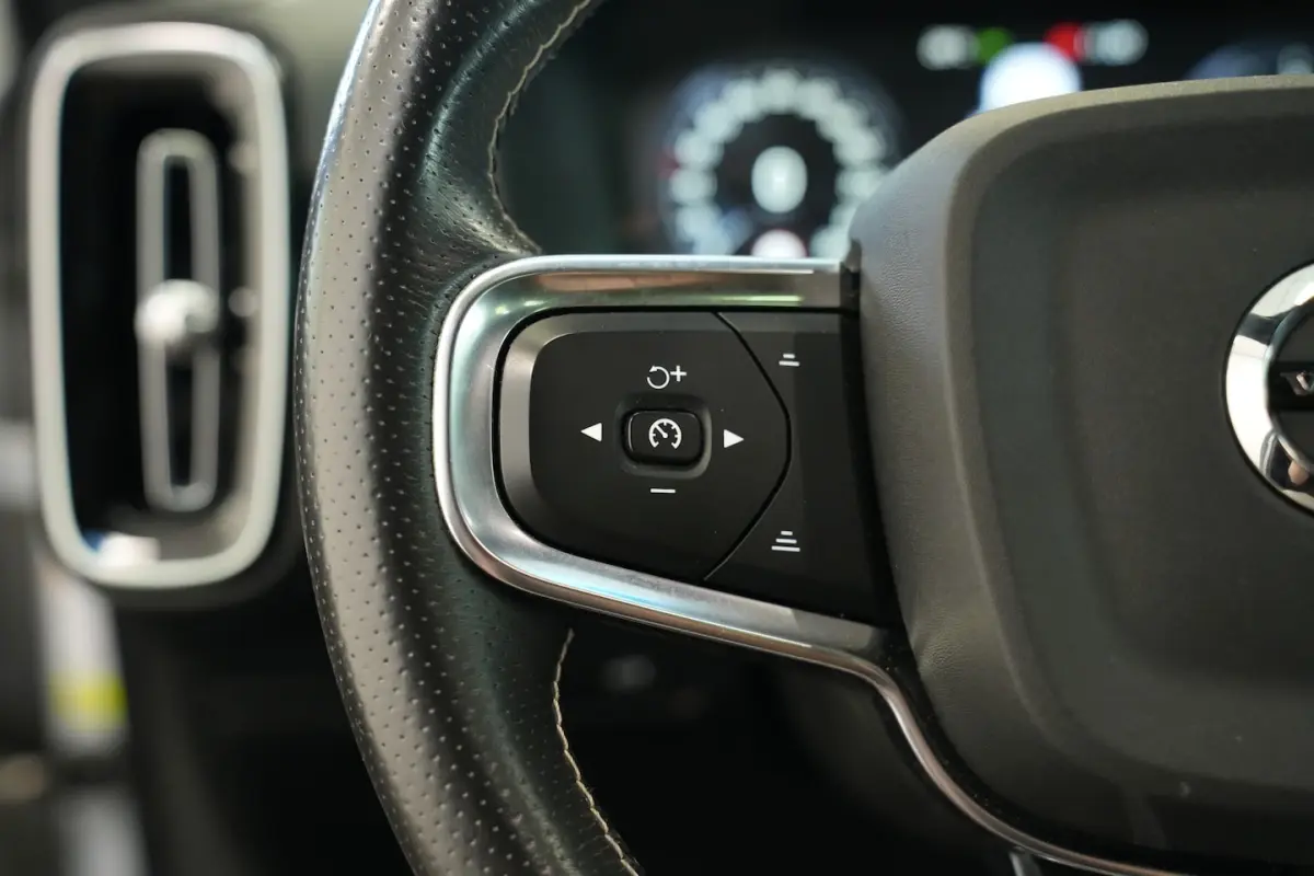 2.0 D3 R-Design Cruise/Climate 20''LM Harman&Kardon 24 Maanden garantie* (Vraag naar de vo