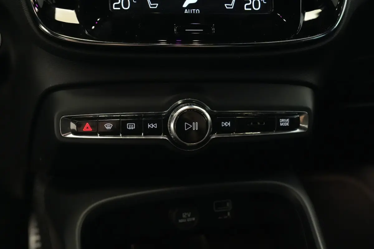 2.0 D3 R-Design Cruise/Climate 20''LM Harman&Kardon 24 Maanden garantie* (Vraag naar de vo
