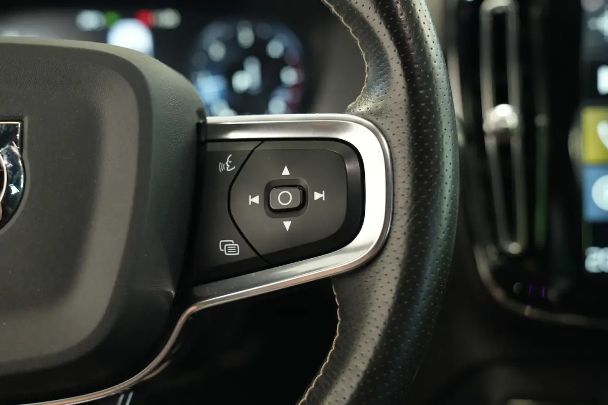 2.0 D3 R-Design Cruise/Climate 20''LM Harman&Kardon 24 Maanden garantie* (Vraag naar de vo