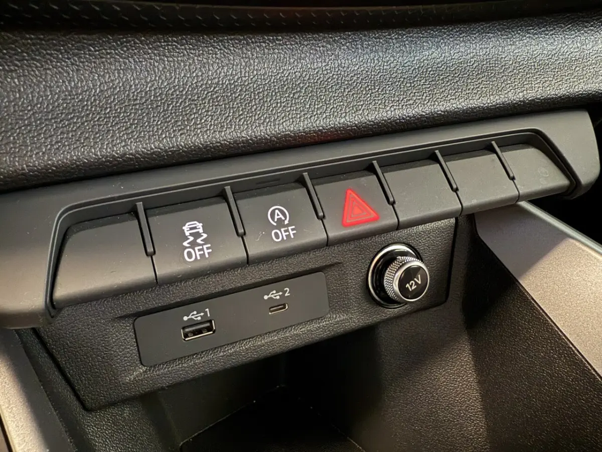25 TFSI epic Apple carplay 17LMV Cruise Control ACC 24 Maanden garantie* (Vraag naar de vo