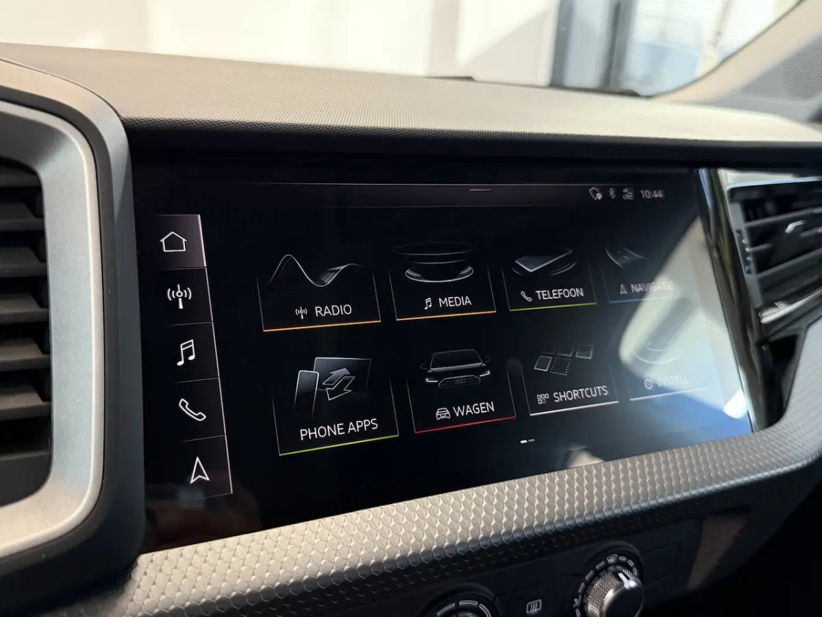 25 TFSI epic Apple carplay 17LMV Cruise Control ACC 24 Maanden garantie* (Vraag naar de vo
