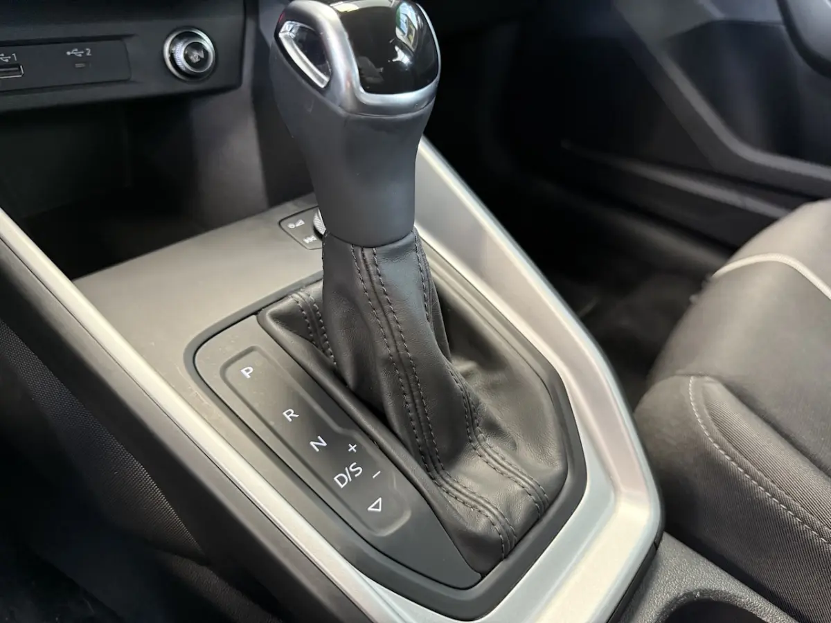 25 TFSI epic Apple carplay 17LMV Cruise Control ACC 24 Maanden garantie* (Vraag naar de vo