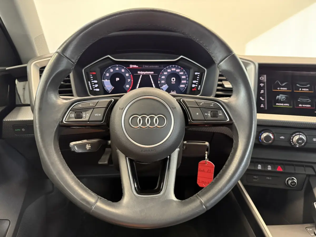 25 TFSI epic Apple carplay 17LMV Cruise Control ACC 24 Maanden garantie* (Vraag naar de vo